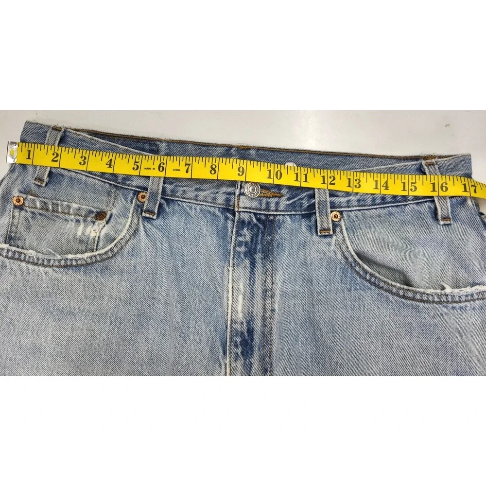 Vintage Levis Jeans Mens 36x36 Blue Denim 550 Relaxed Fit‎ Light Wash Y2K Faded